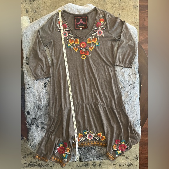 Johnny Was Gray embroidered Floral Shift Dress 3/4 Sleeve Boho V Neck Med Defect - Picture 7 of 16